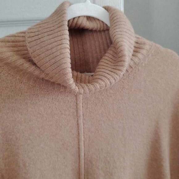 LOFT XS Camel Turtleneck Poncho Sweater Perfect Holiday Layering, Like New! - Picture 4 of 5